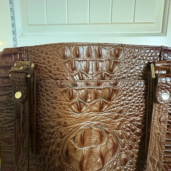 Elegant Brahmin Crocodile-Embossed Tote Bag - Picture 2 of 12